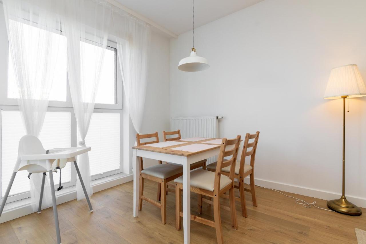 Rozłogi Sunny Apartment Warszawa Zewnętrze zdjęcie